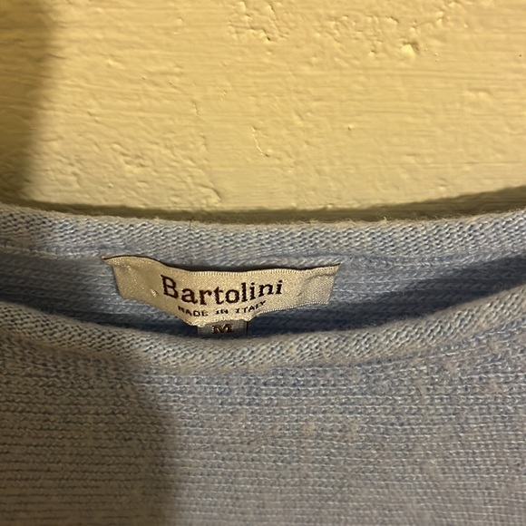 light blue sweater - Picture 3 of 4